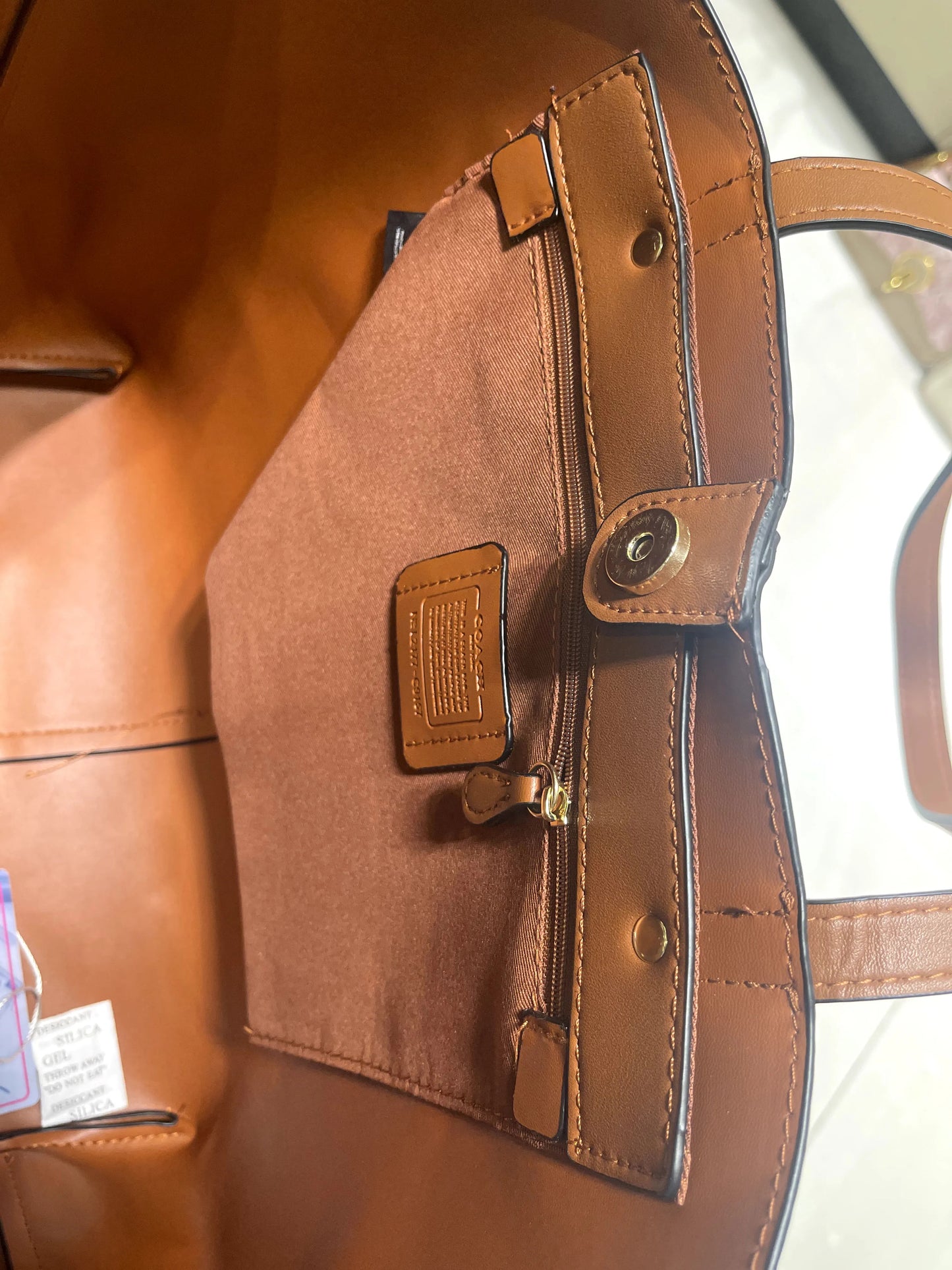 COACH-North 32 Grand Tote