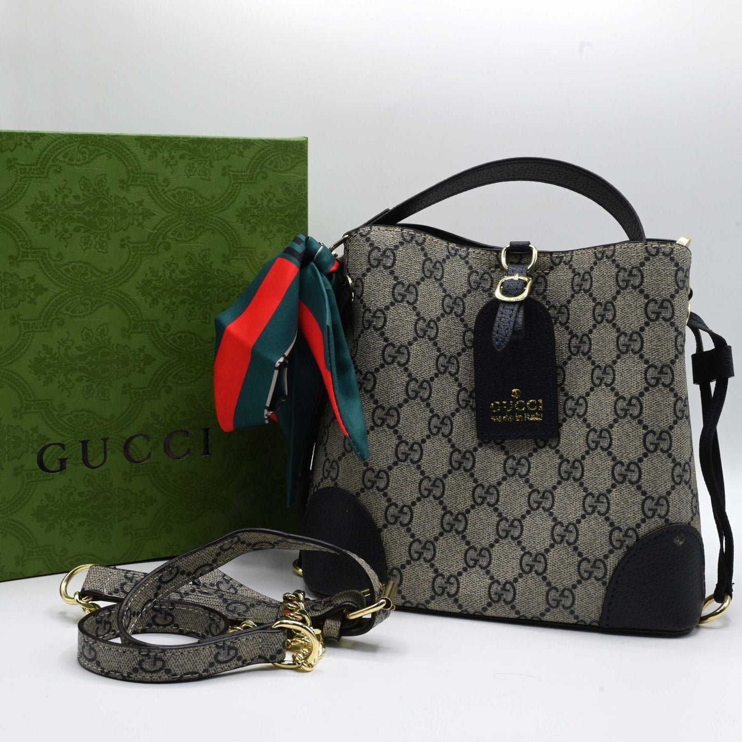 GG BUCKET Black