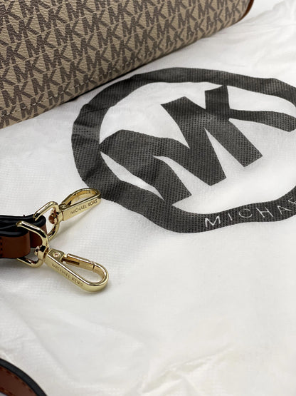 MK-Luxe Pochette Shoulder Bag