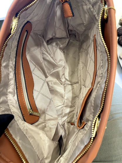 MK-Chain Luxe Tote