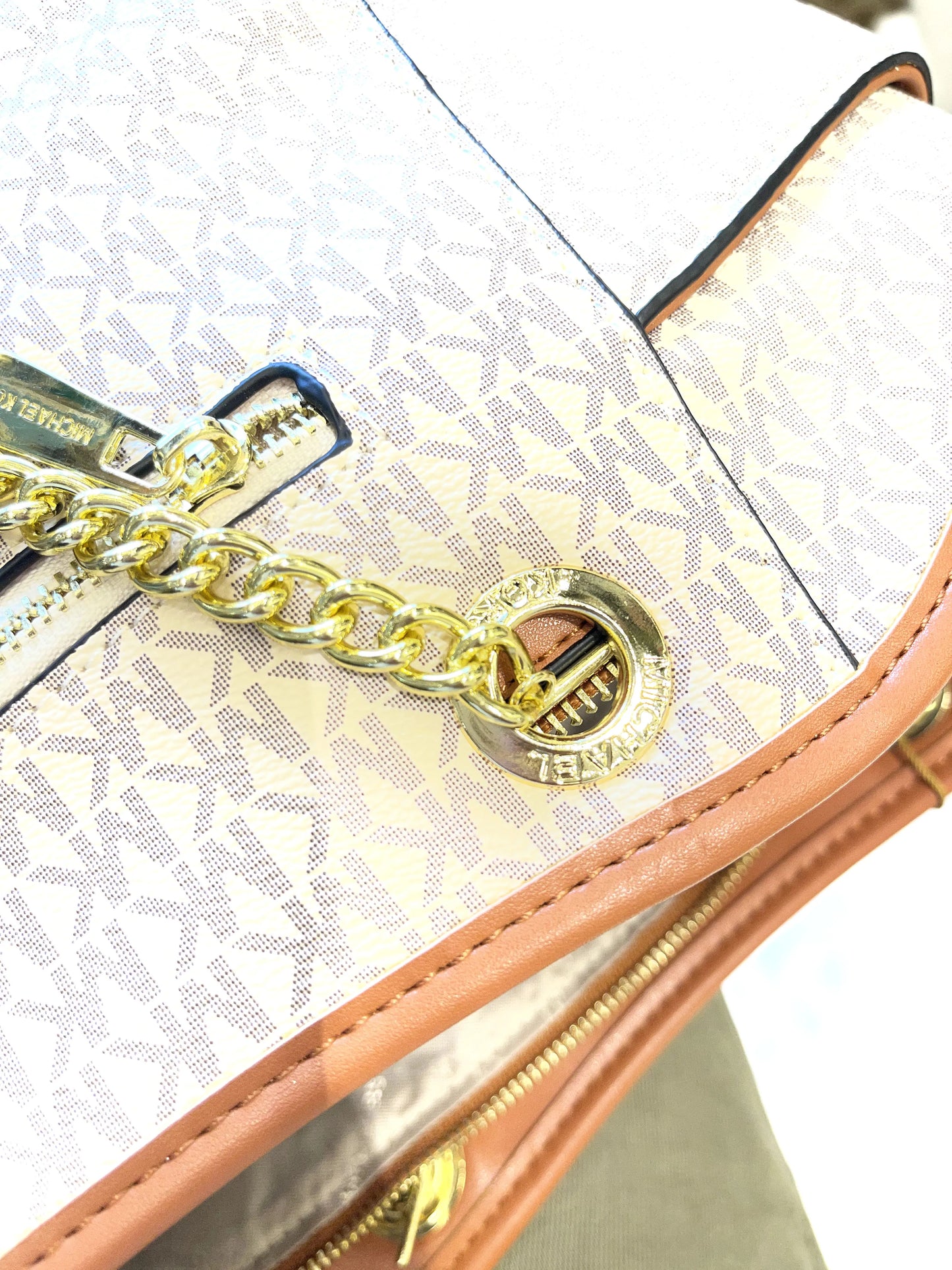 MK-Chain Luxe Tote