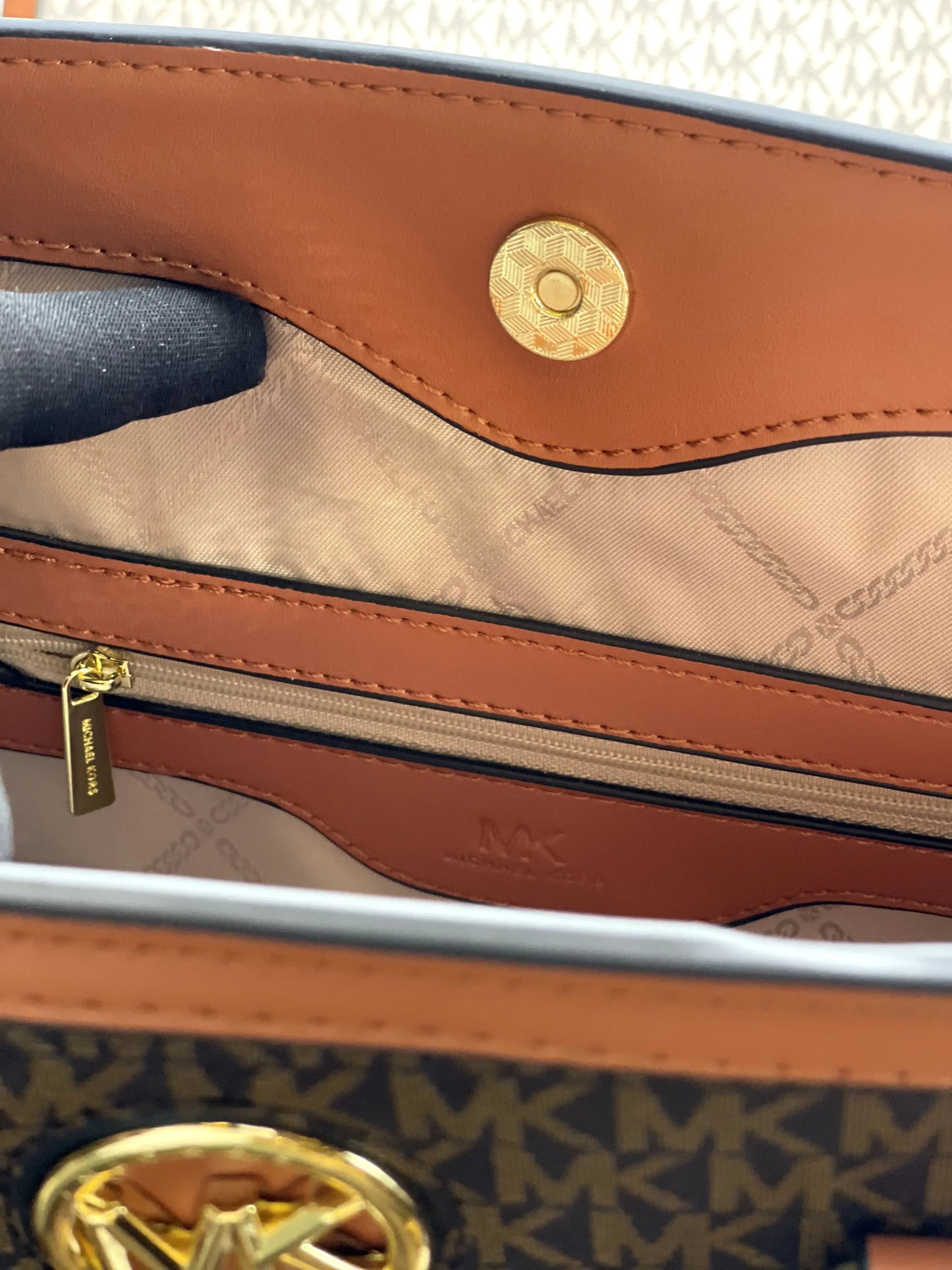 MK kors hand bag