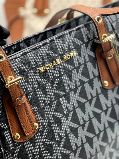 MK-Voyager Tote bag