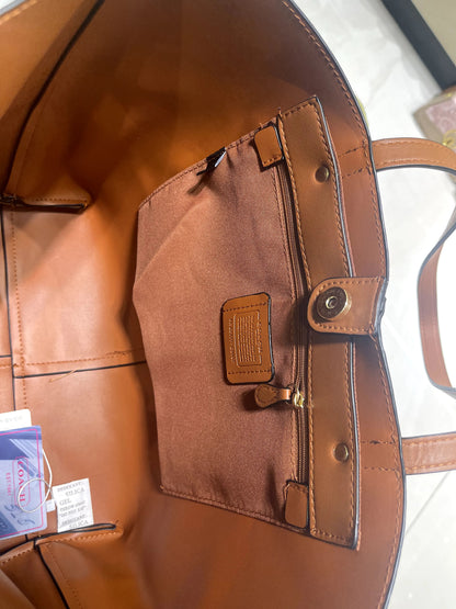 COACH-North 32 Grand Tote