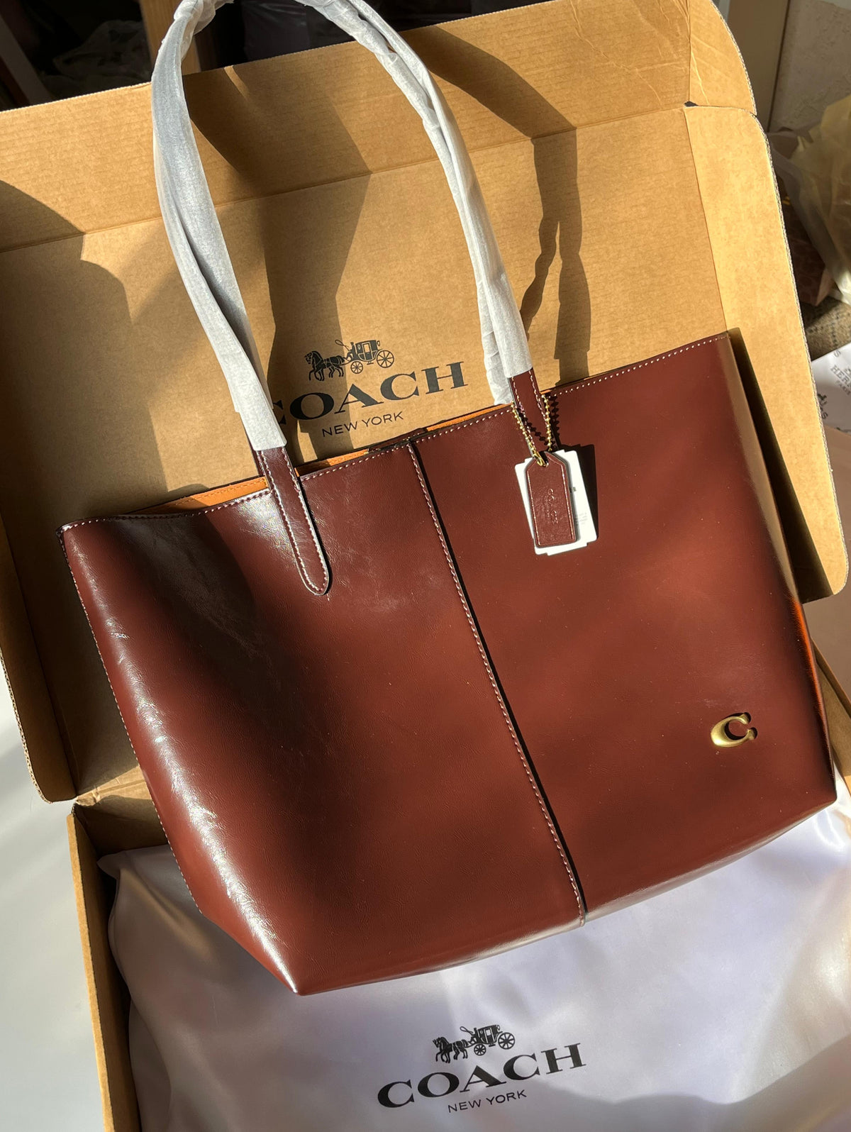 COACH-North Tote Bag 32